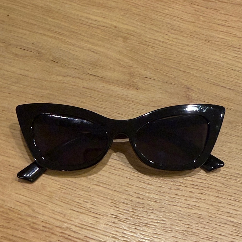Zara Black Cat-Eye Sunglasses